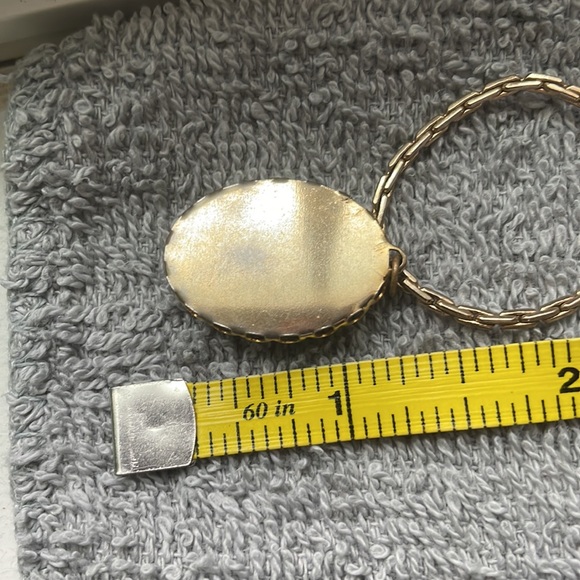 Sarah Coventry 17” gold chain 4.5 ext. about 1” by 3/4” width light blue Cameo - Picture 2 of 12